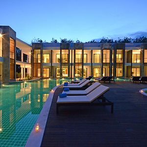 King Suite Pool Access
